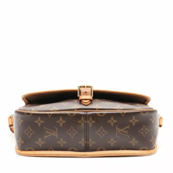 LOUIS VUITTON Sologne Monogram Crossbody - Picture 4 of 8